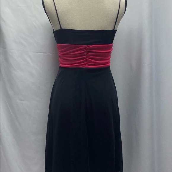 B. Smart Y2K Black and Pink Ruched Sundress Sleeveless Size 7/8 Knee Length - Picture 2 of 12